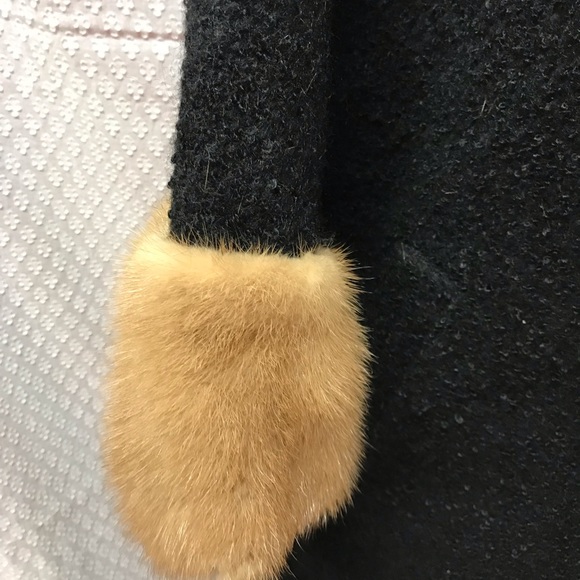 ~SOLD~ Vintage Colbert’s Of Dallas Ankle Length Coat With Fur Trim - Picture 5 of 10